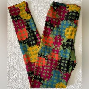 NWOT LuLaRoe Leggings. One Size 0-12